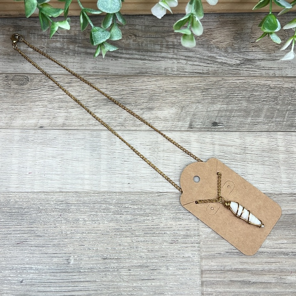 Natural Shell Wrapped Pendant Necklace - Picture 3 of 9